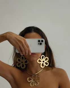 Susmie's Around You Choker - Gold< Golden