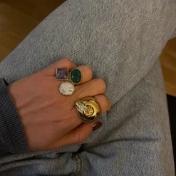 Susmie's Avant-garde Green Ring< Stone | Golden