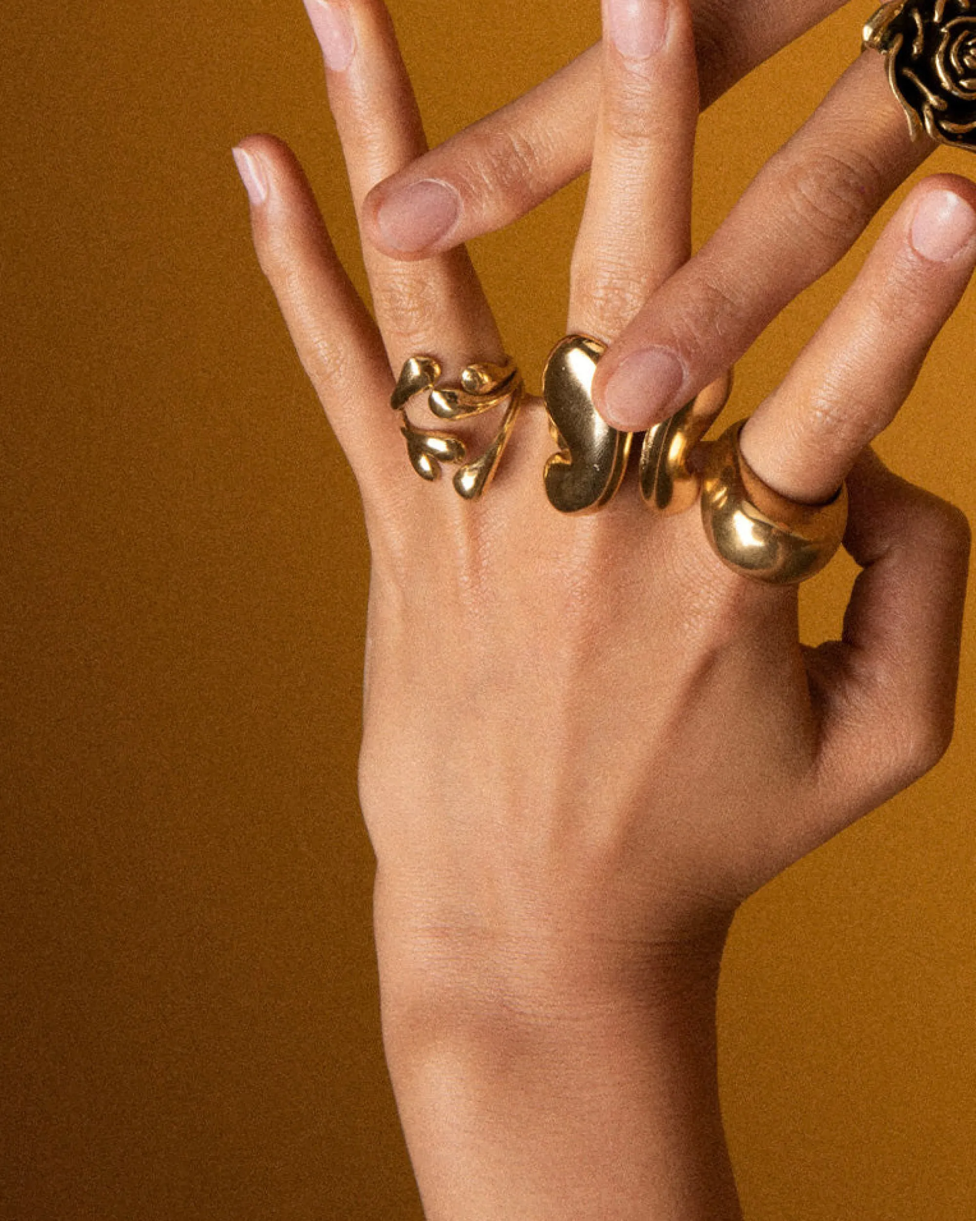 Susmie's Bulerias Ring< Golden