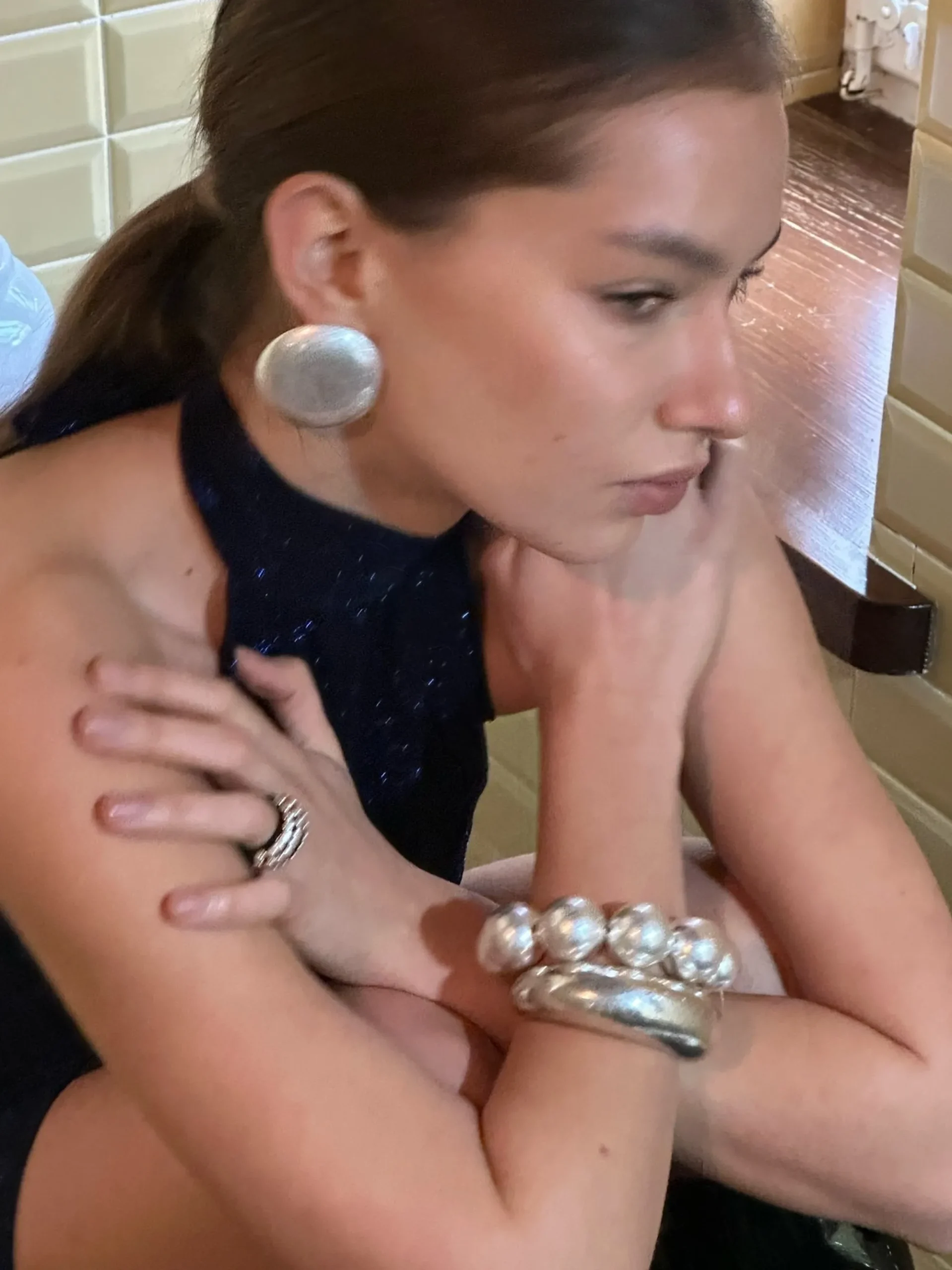 Susmie's Carol Washed Silver Earrings< Silver