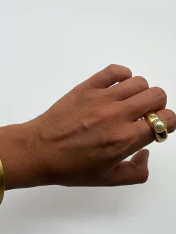 Susmie's Chisme Time Ring< Golden