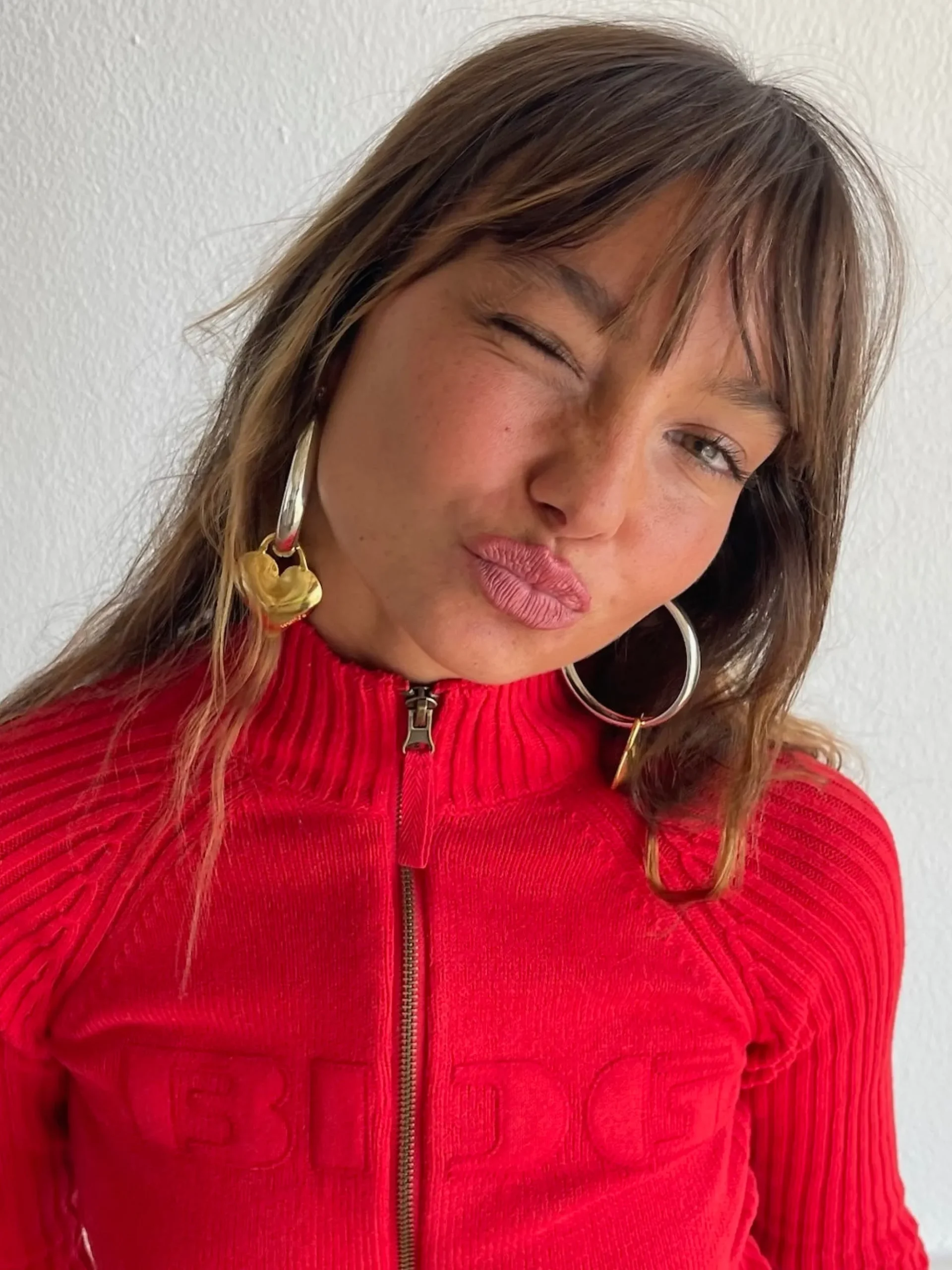 Susmie's Deep Love Earrings< Golden