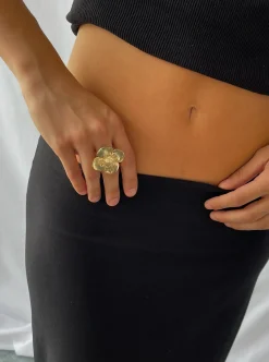 Susmie's Flowery Ring< Golden