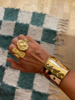 Susmie's Freddy Ring< Golden