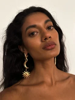 Susmie's Galaxy Earrings< Golden
