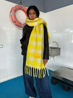 Susmie's Galway - Yellow Scarf< Scarves | Scarves