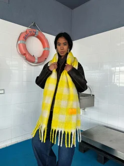 Susmie's Galway - Yellow Scarf< Scarves | Scarves