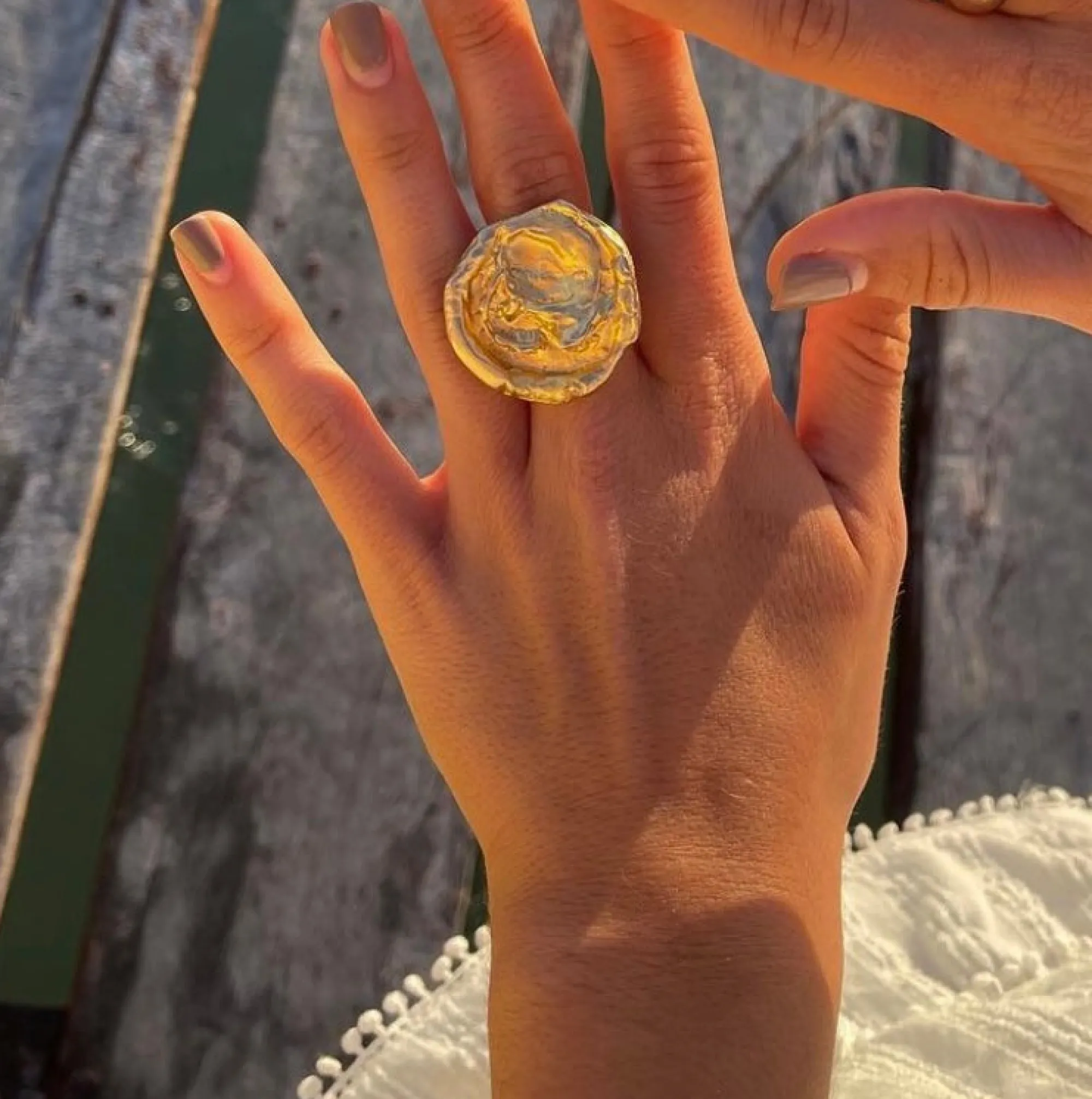 Susmie's Johnny Cash Ring< Golden