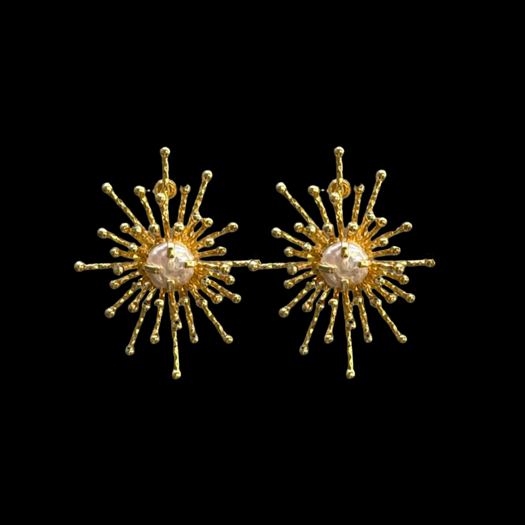 Susmie's La Mangüeleña - Earrings< Golden