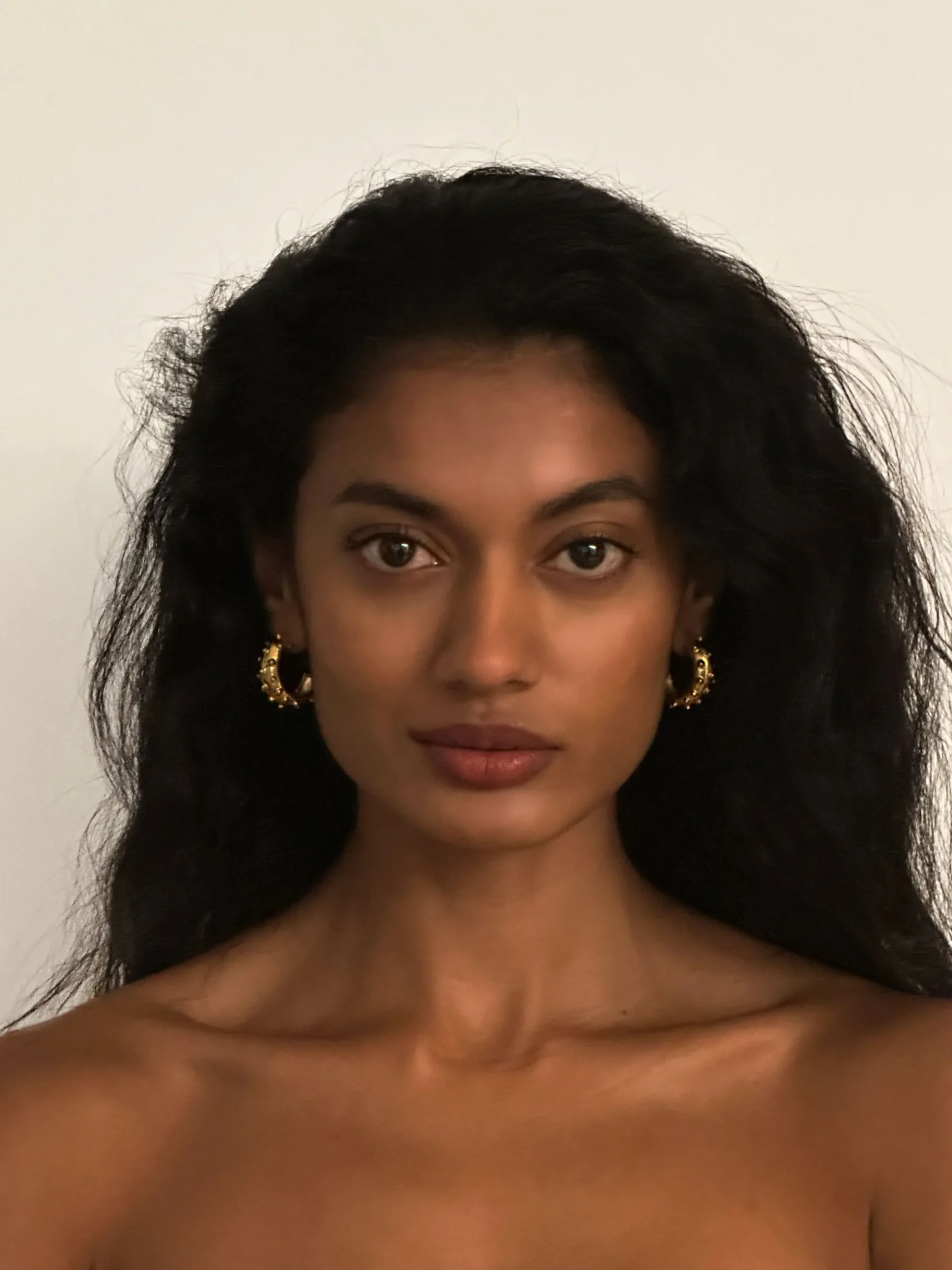 Susmie's Legacy Earrings Gold< Golden