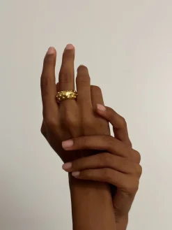 Susmie's Legacy Ring Gold< Golden