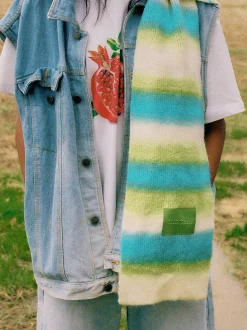Susmie's Loyal to the end Scarf< Scarves | Scarves