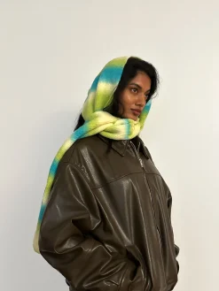 Susmie's Loyal to the end Scarf< Scarves | Scarves