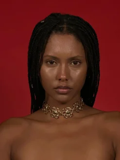 Susmie's Margheriteña Chocker< Golden