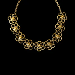 Susmie's Margheriteña Chocker< Golden