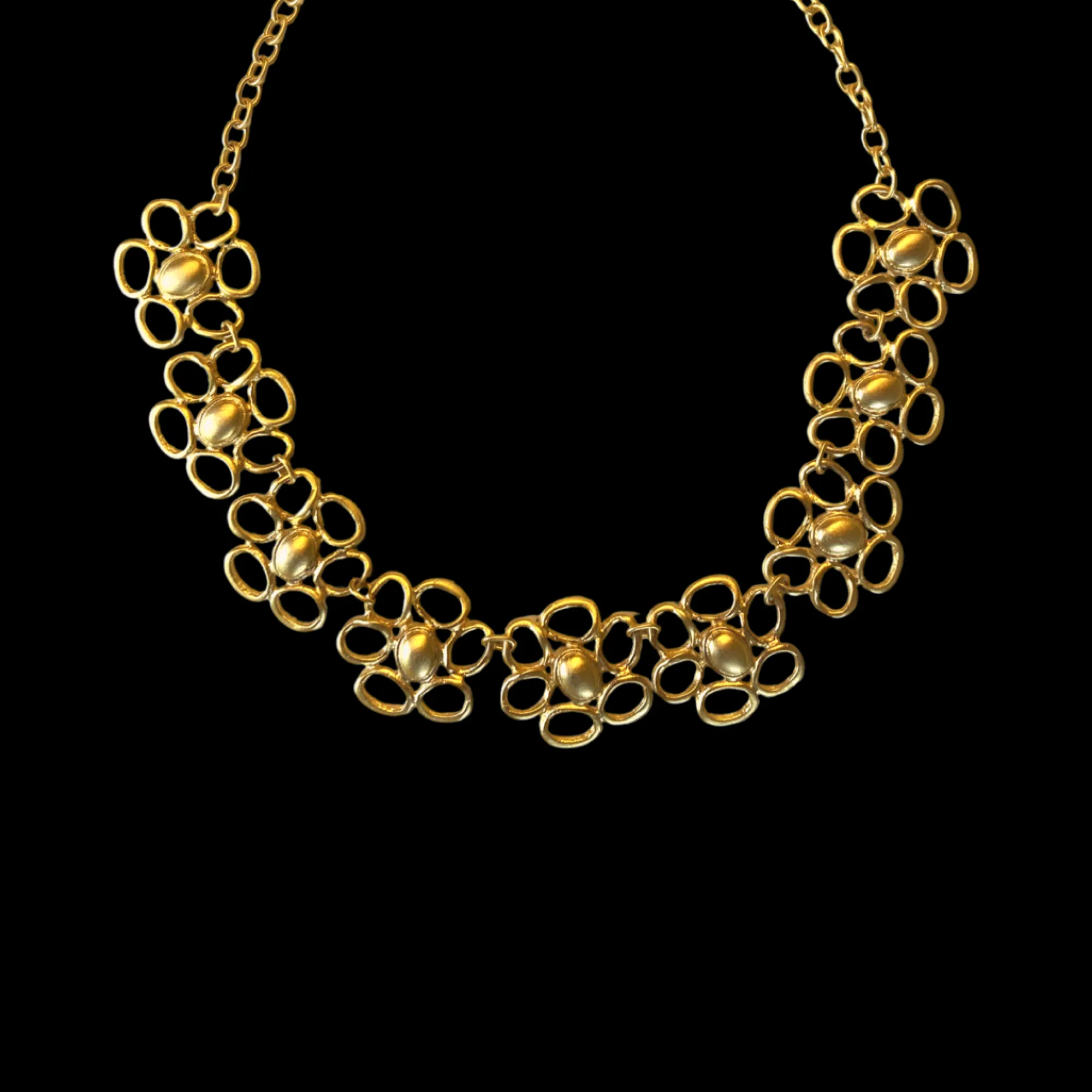 Susmie's Margheriteña Chocker< Golden