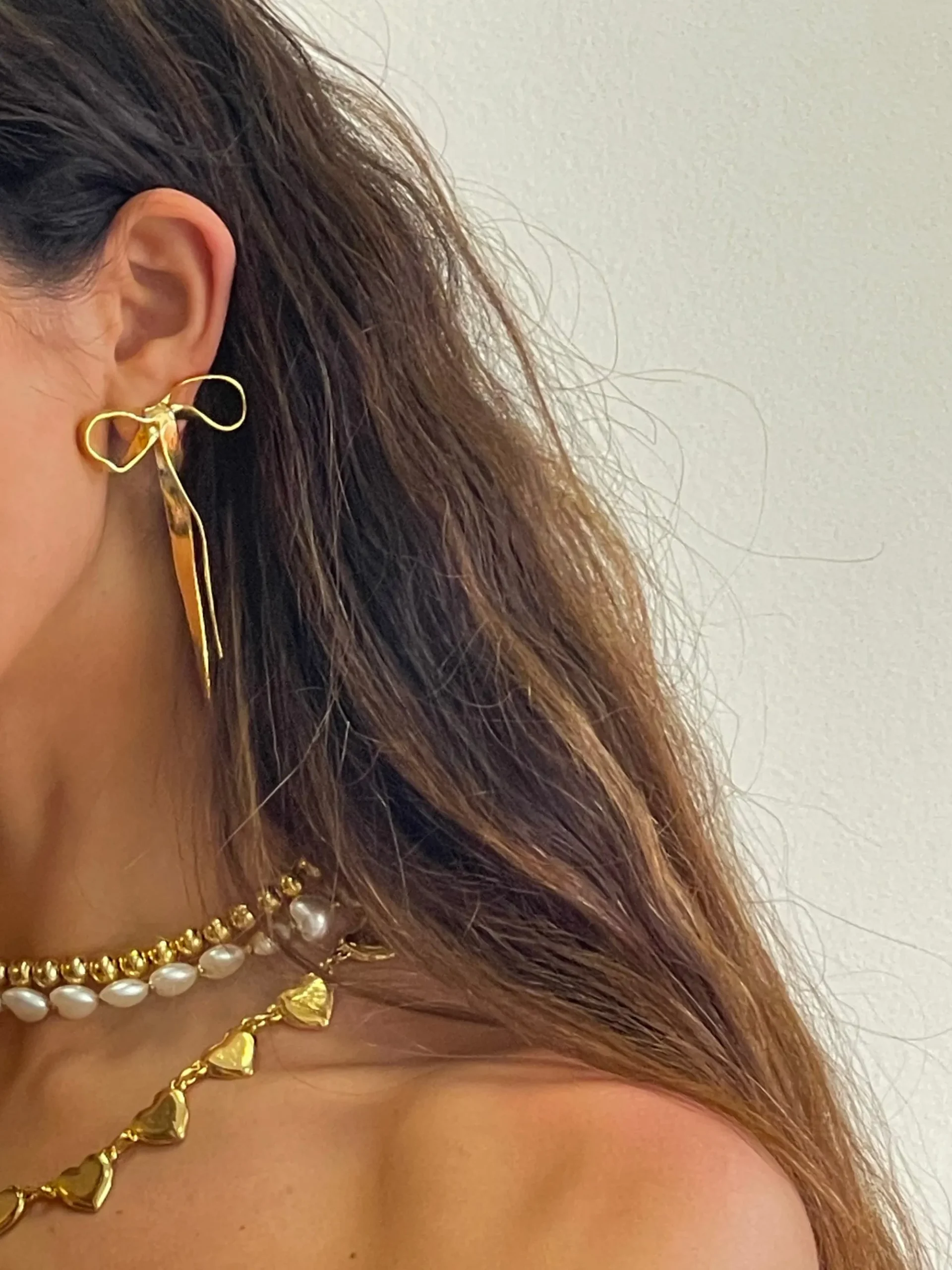 Susmie's Queen Bow Earrings Gold< Golden