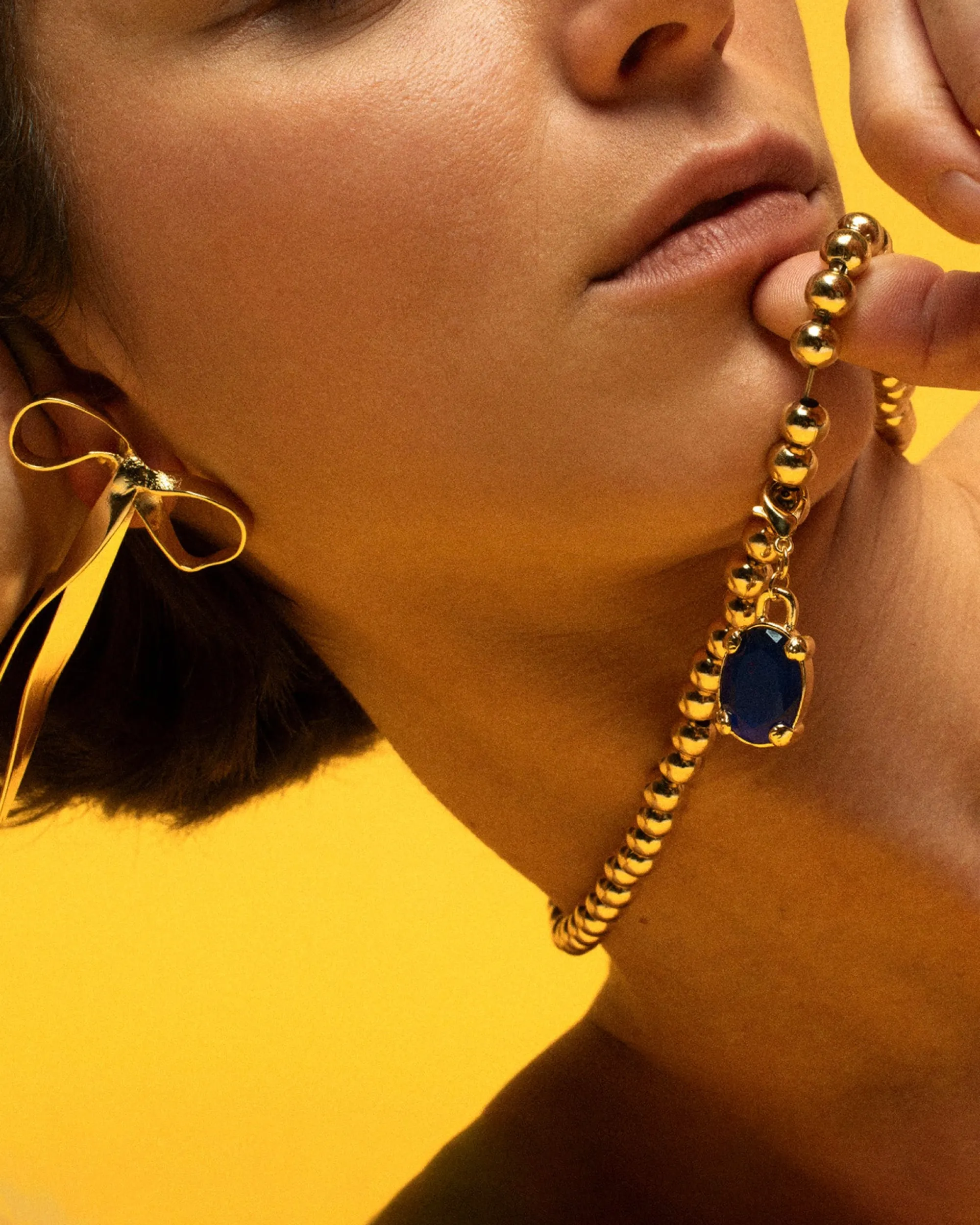 Susmie's Queen Bow Earrings Gold< Golden