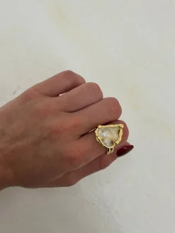 Susmie's Recuerdo Ring< Stone | Golden