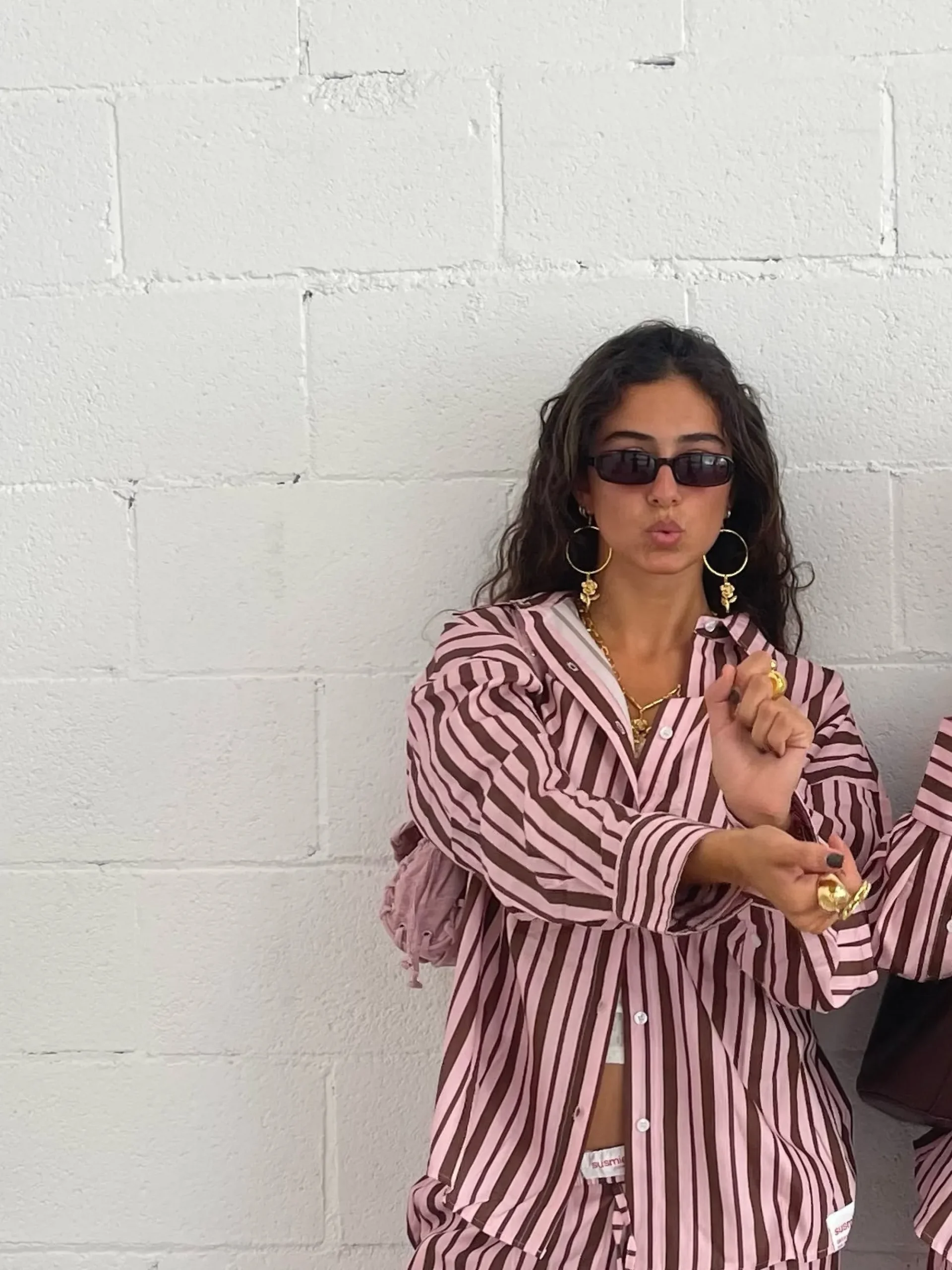 Susmie's Rosa Linda Earrings< Golden