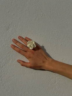 Susmie's Rosy White Ring< Resin