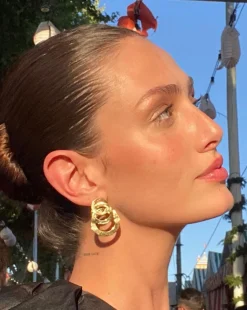 Susmie's Show me How Earrings< Golden