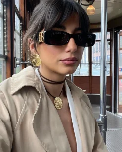 Susmie's The Man who Loves You Earrings< Golden