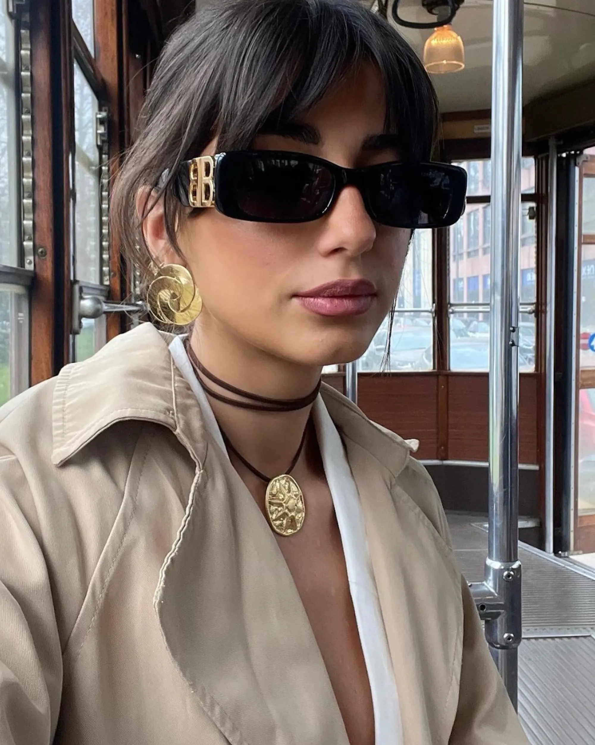 Susmie's The Man who Loves You Earrings< Golden