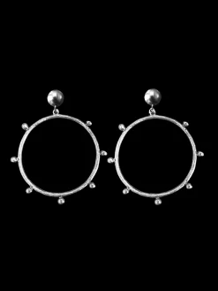 Susmie's Third Wheel Hoops Silver< Silver