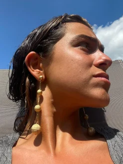 Susmie's Tidal Tales Earrings< Golden