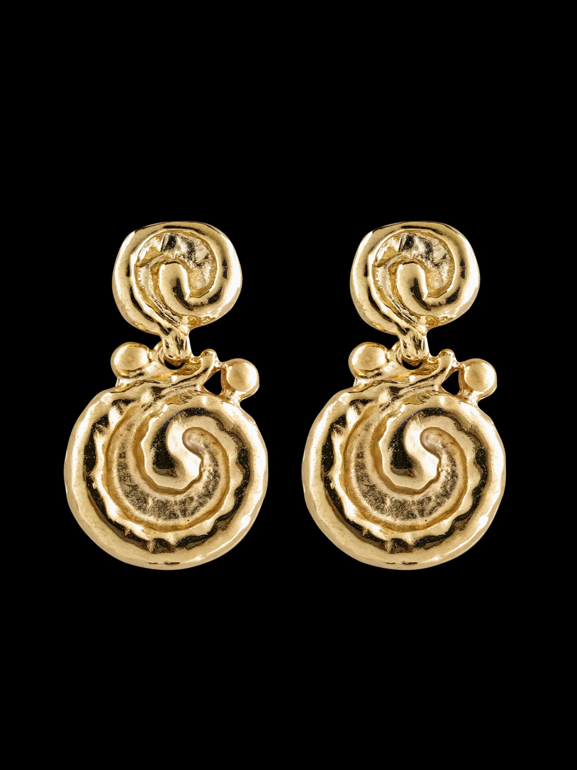Susmie's Vintage Golden Earrings< Golden