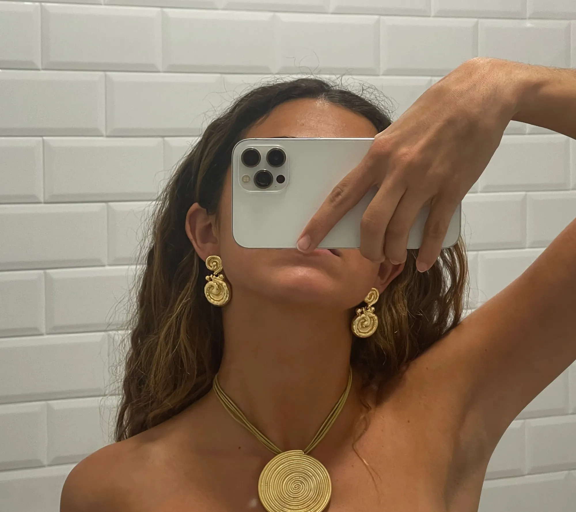 Susmie's Vintage Golden Earrings< Golden