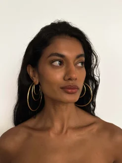 Susmie's Walking on the Moon Earrings< Golden